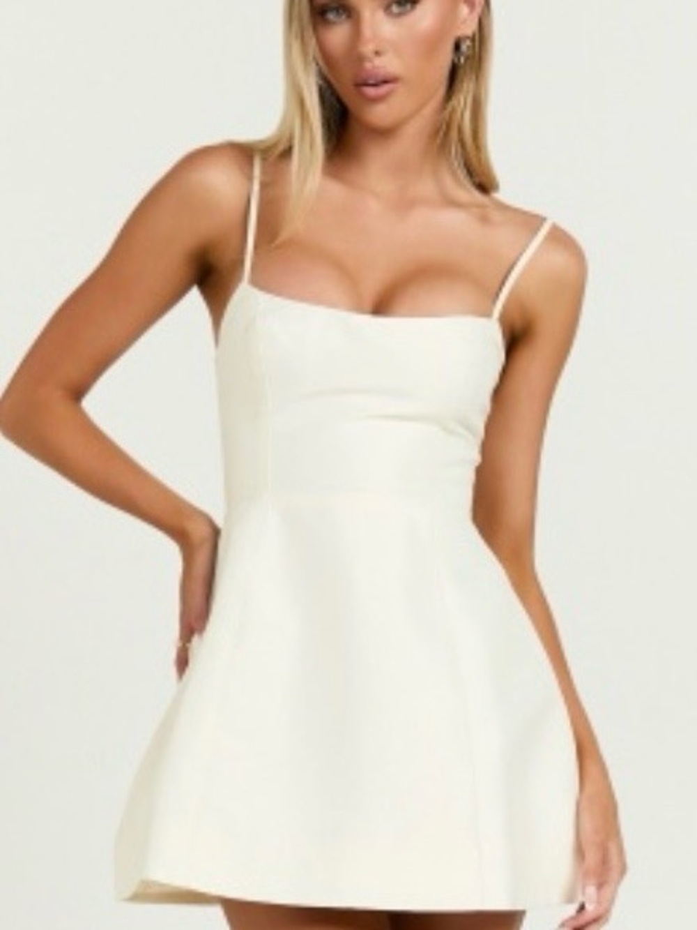Showpo- CAROLINA MINI DRESS -
SCOOP NECK PANEL BODICE
DRESS IN OFF WHITE